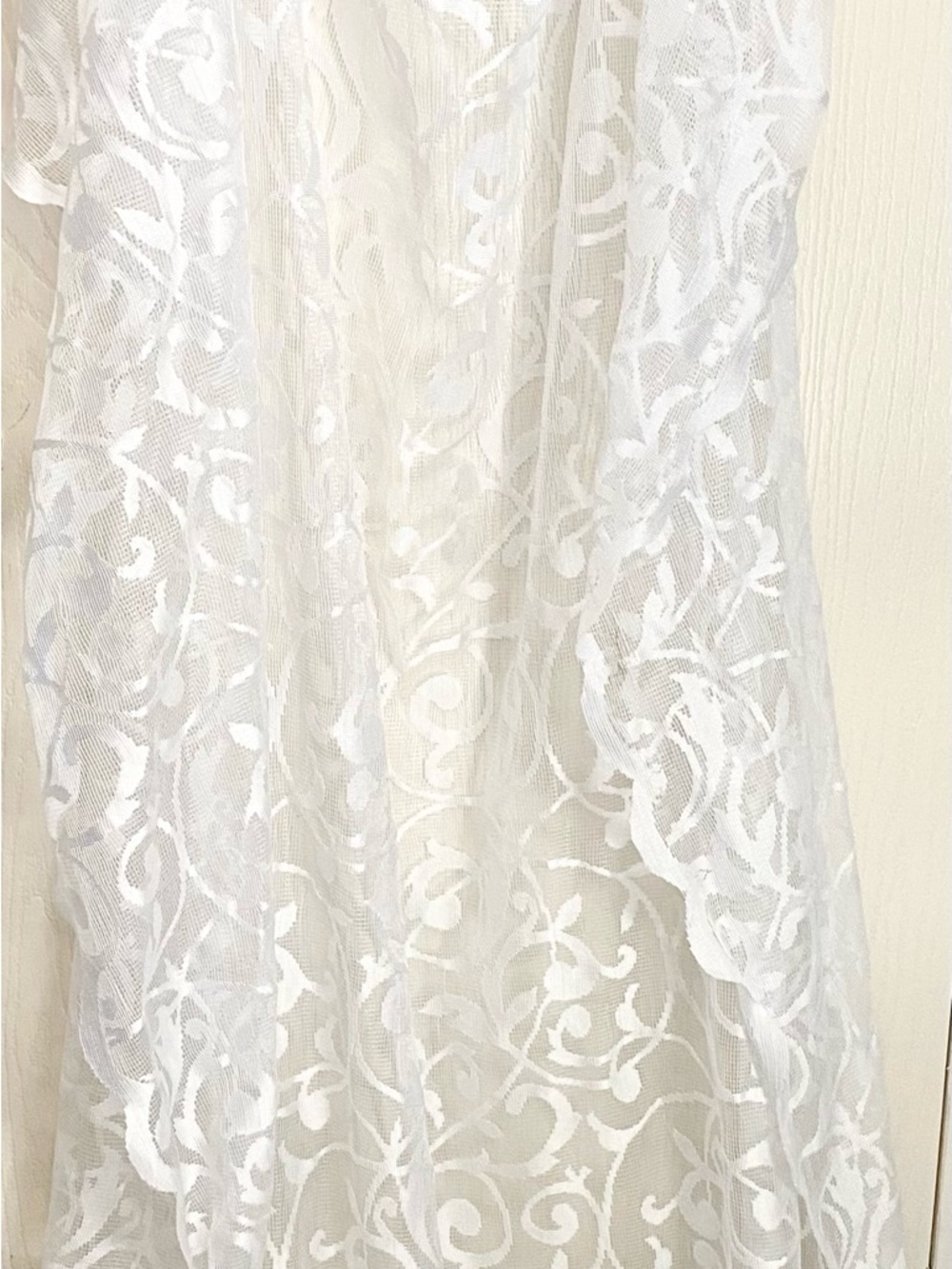 White Floral Lace Table Overlay - Elegant Dining Linen